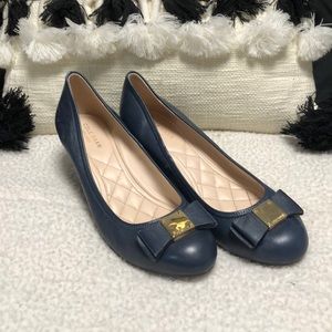 Cole Hann Emory bow wedge